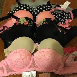 Lot of 7 Push-up Bras
